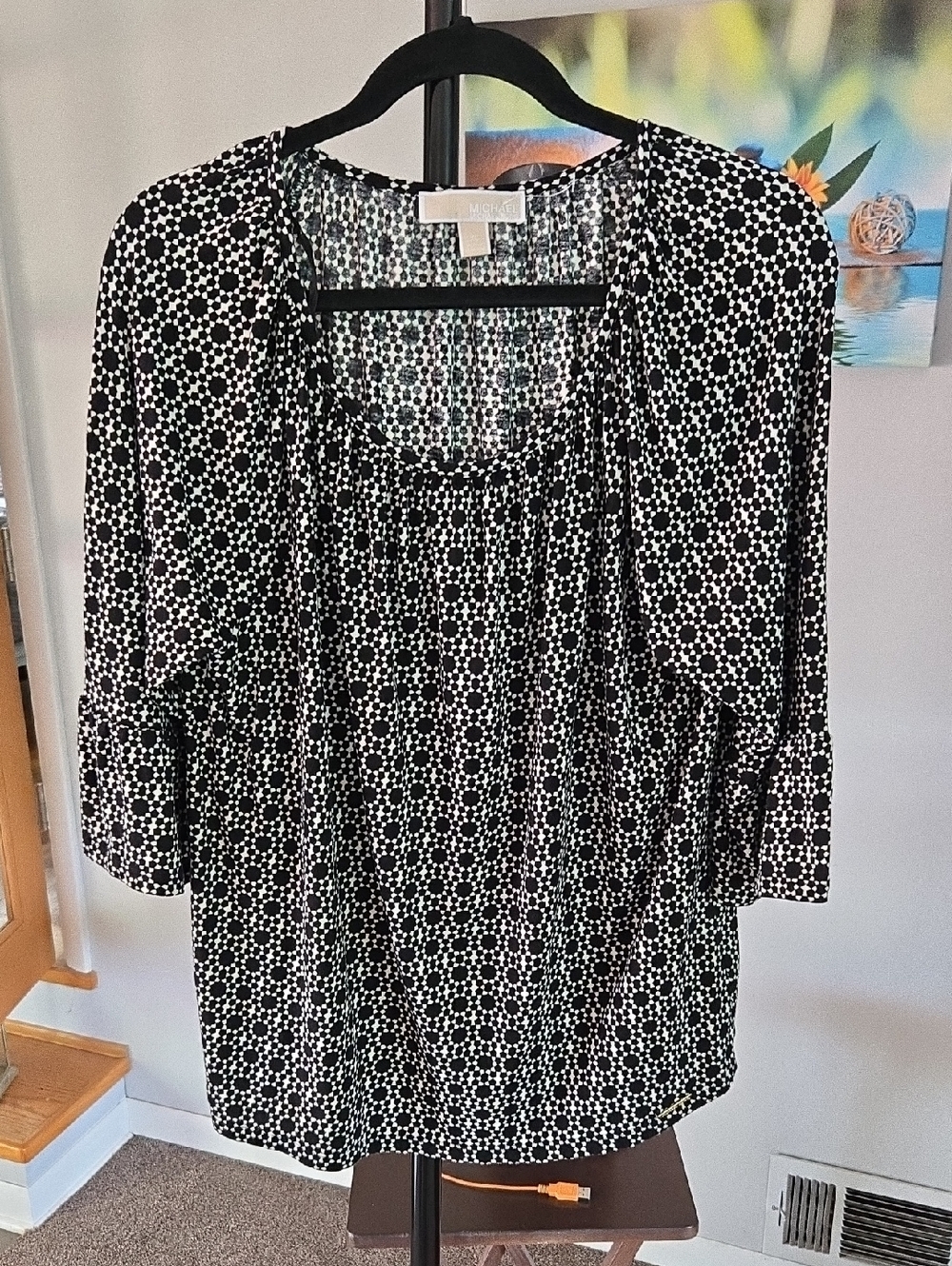 Michael Kors Black and White Geometric Scoop Neck Blouse🖤🤍